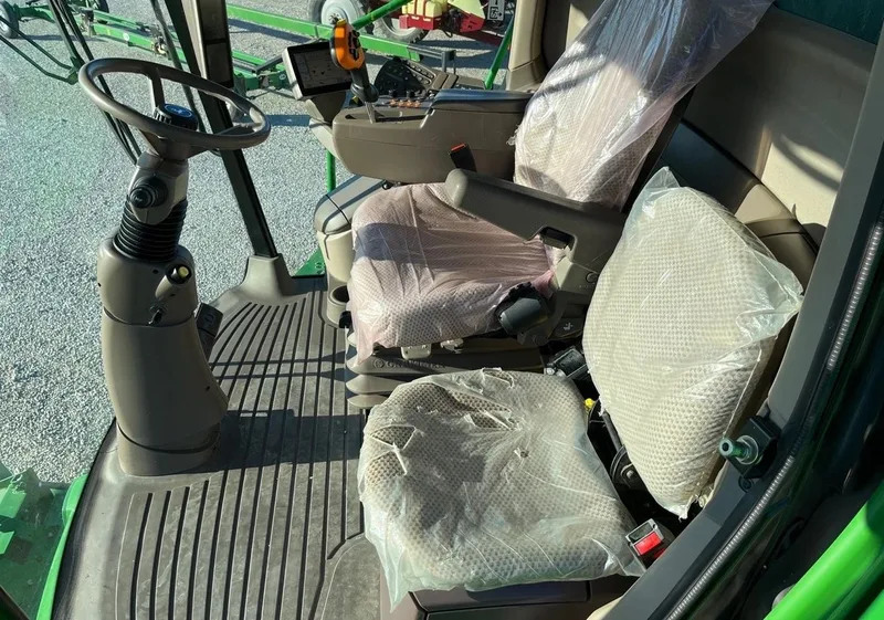2012 John Deere S550 — listing photo 7