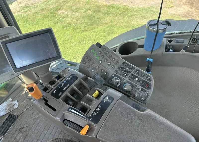 2011 John Deere 7260R — listing photo 10