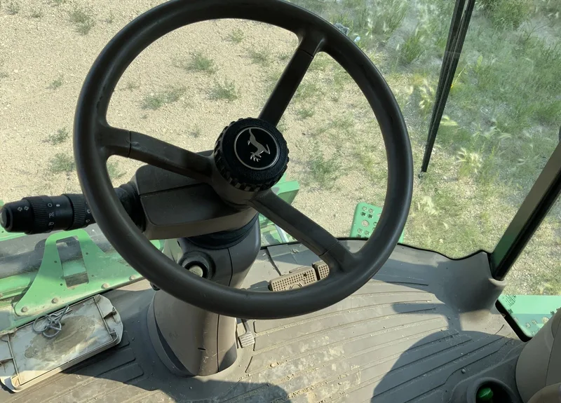 2013 John Deere S690 (2) — listing photo 10