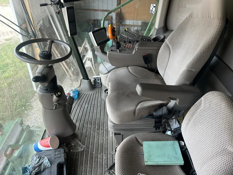 2013 John Deere S660 — listing photo 8