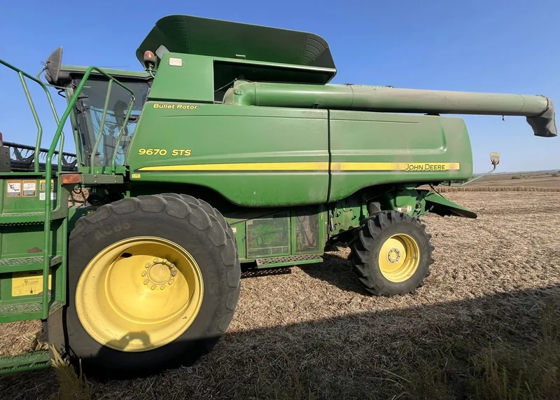 2010 John Deere 9670 STS — listing photo 4