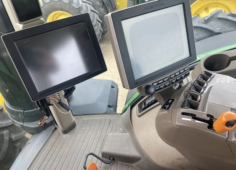 2015 John Deere 8295R — listing photo 6