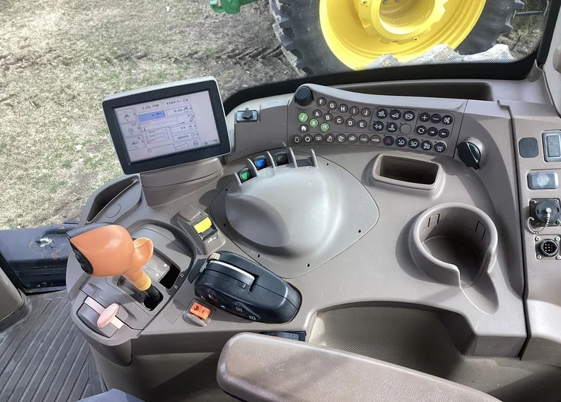 2013 John Deere 7215R — photo de l’annonce 7