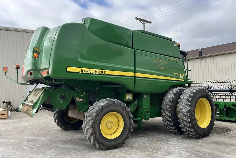 2011 John Deere 9770 STS (2) — listing photo 2