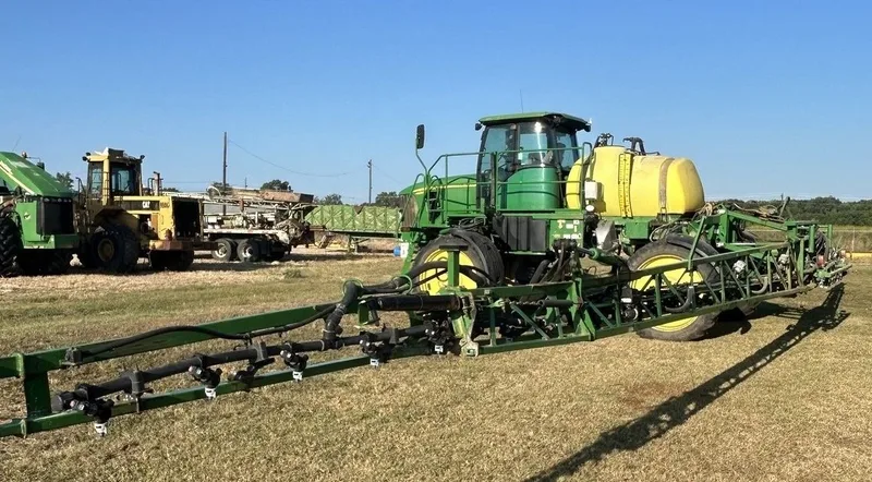 2011 John Deere 4630 — listing photo 2