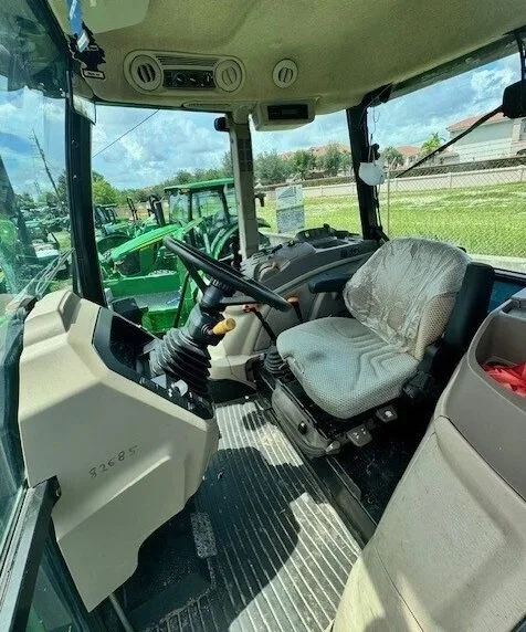 2021 John Deere 6135E — photo de l’annonce 4