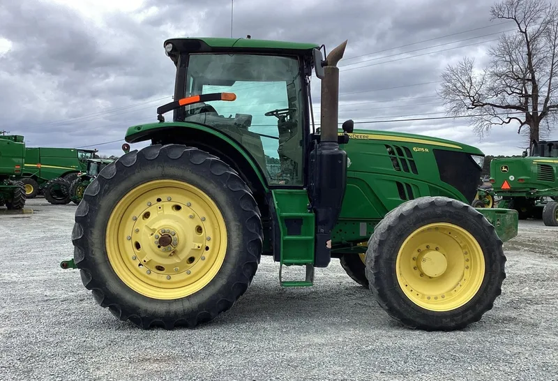 2015 John Deere 6215R — photo de l’annonce 4