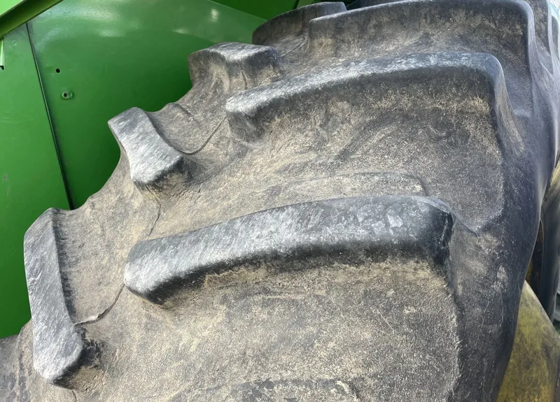 2014 John Deere S680 — listing photo 6