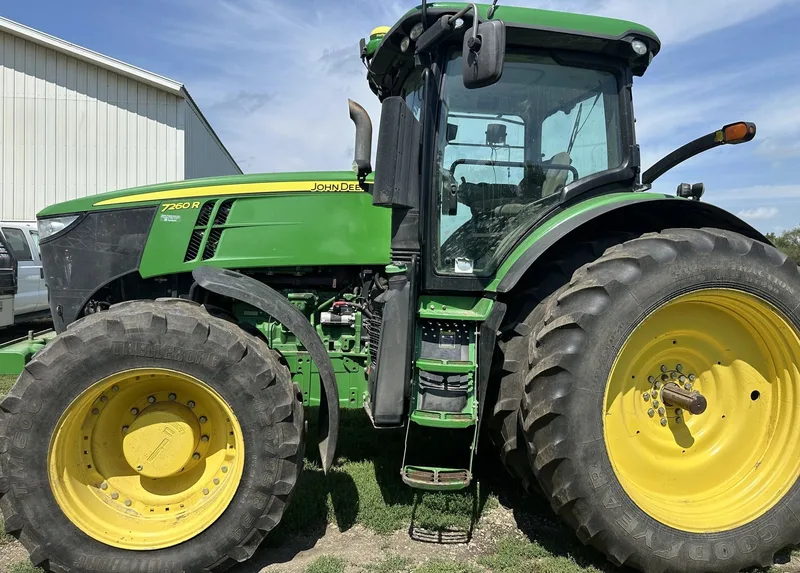 2011 John Deere 7260R — listing photo 7