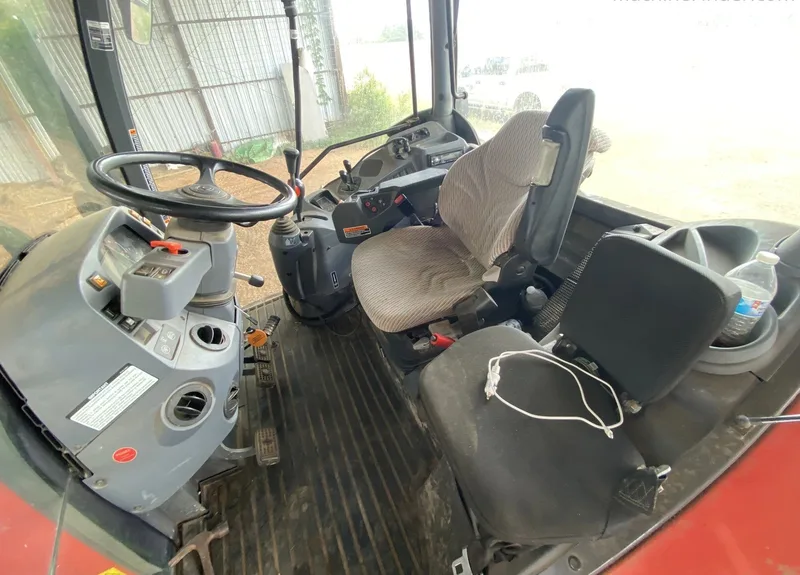 2018 Kubota M6-131 — listing photo 2