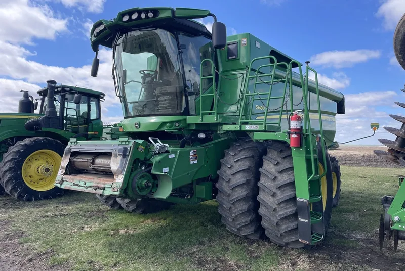 2014 John Deere S680 — listing photo 1