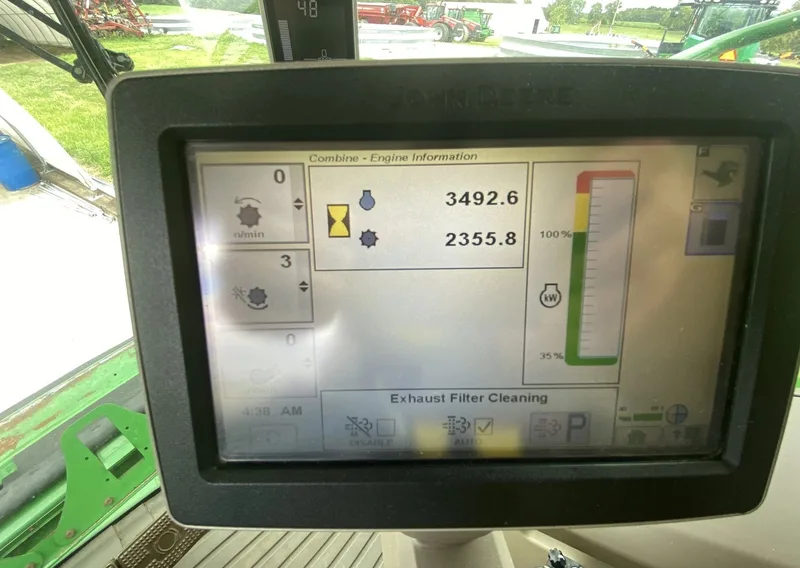 2013 John Deere S690 (1) — listing photo 3