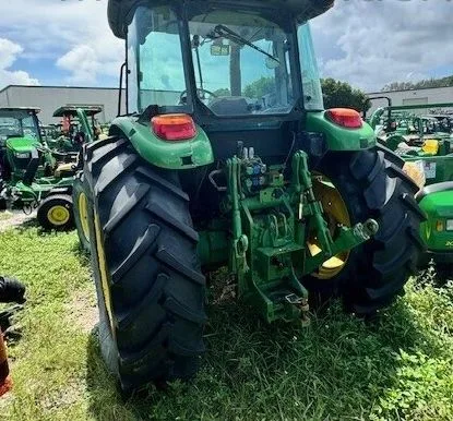 2021 John Deere 6135E — photo de l’annonce 3