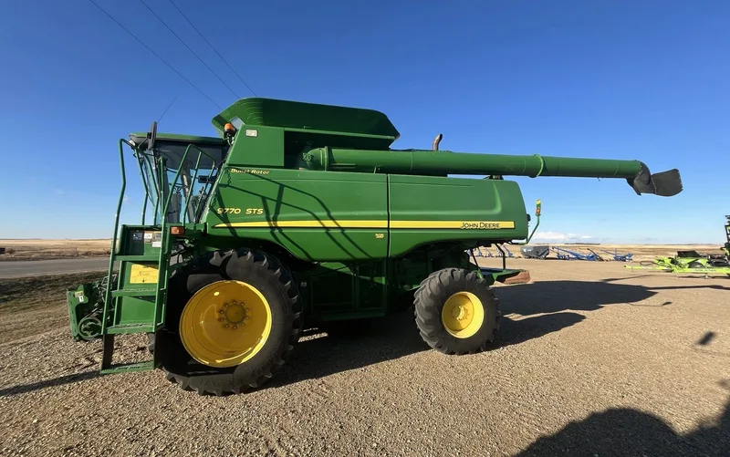 2011 John Deere 9770 STS (7) — listing photo 4