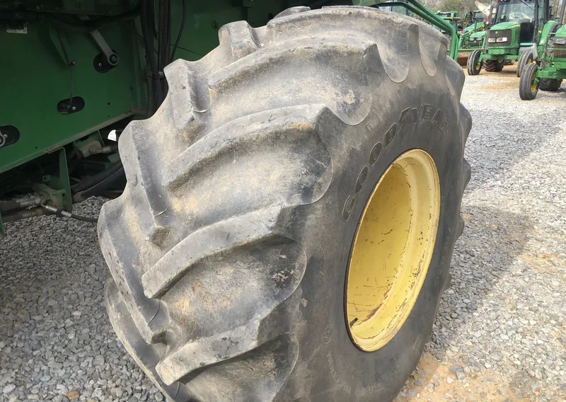 2012 John Deere S680 — listing photo 7