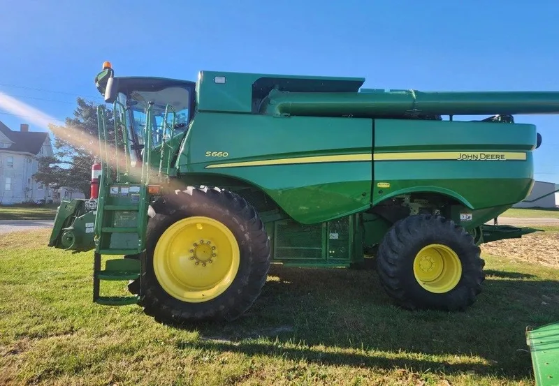 2016 John Deere S660 — listing photo 1