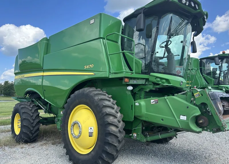 2013 John Deere S670 (1) — listing photo 1