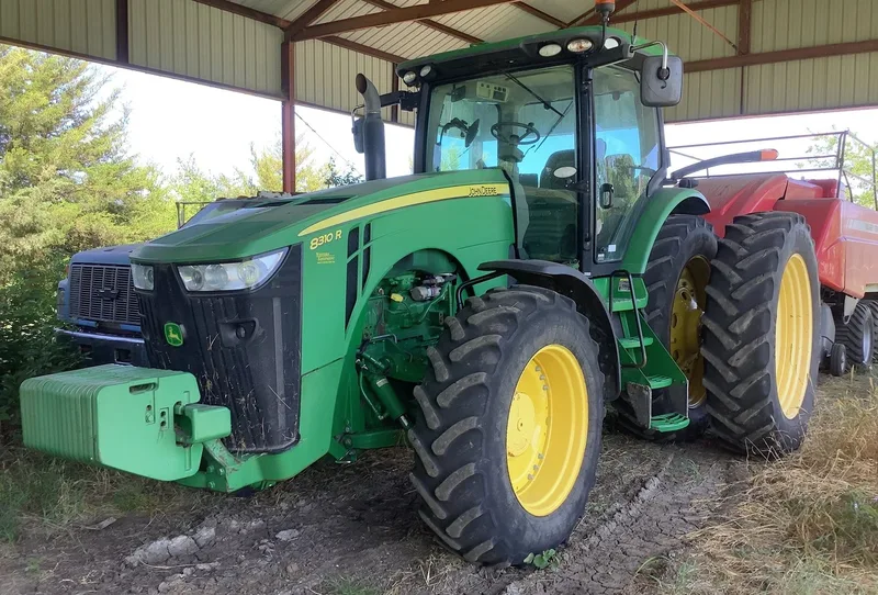 2013 John Deere 8310R (1) — listing photo 2