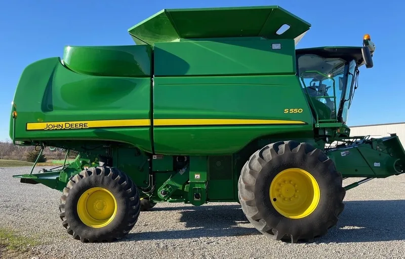 2012 John Deere S550 — listing photo 8