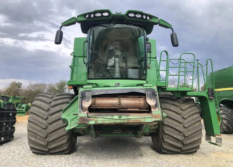 2012 John Deere S680 — listing photo 8