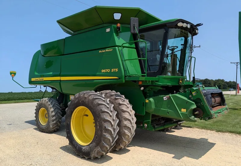 2010 John Deere 9670 STS — photo de l’annonce 2