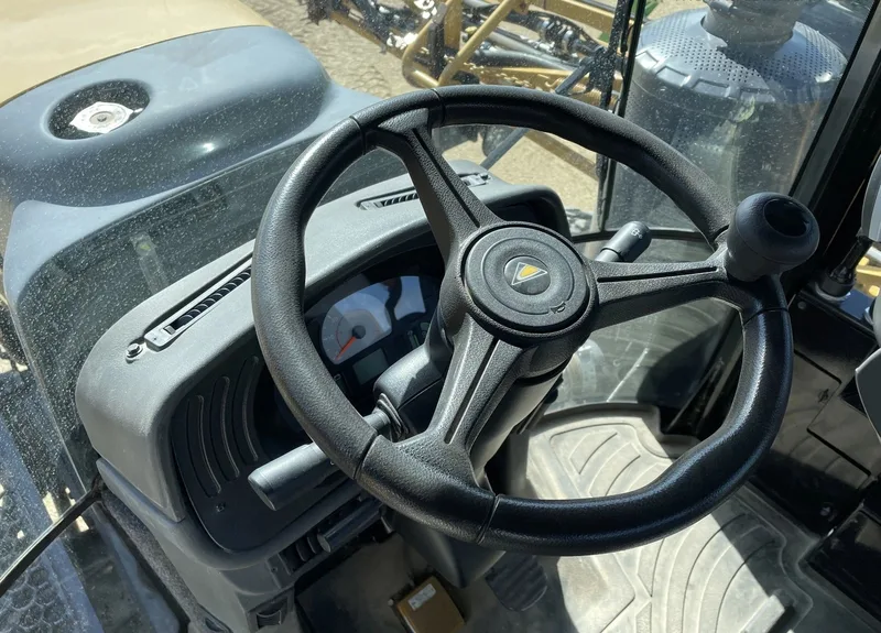2015 RoGator RG900 — listing photo 8