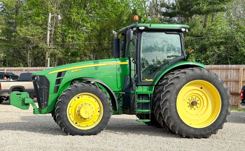 2010 John Deere 8295R (1) — listing photo 4