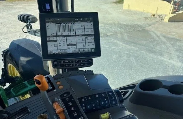 2017 John Deere 7210R (1) — listing photo 2