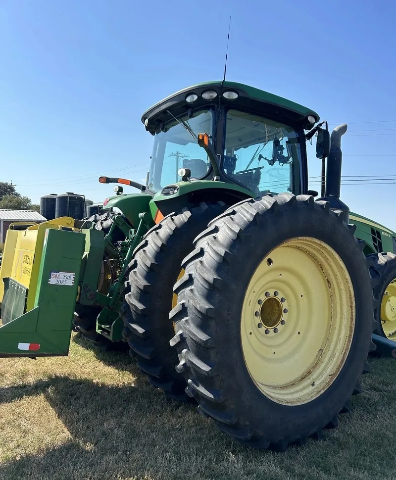 2011 John Deere 8310R — listing photo 5