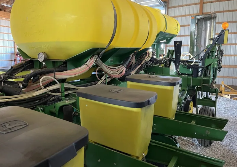 2010 John Deere 1770NT — photo de l’annonce 1
