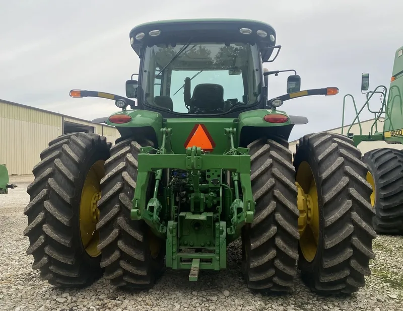 2011 John Deere 7230R — listing photo 5