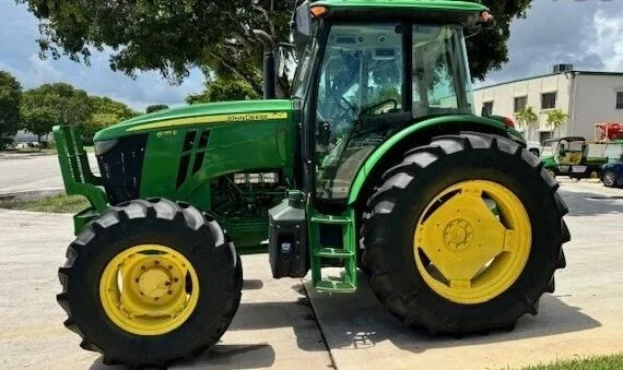 2020 John Deere 6135E — photo de l’annonce 1