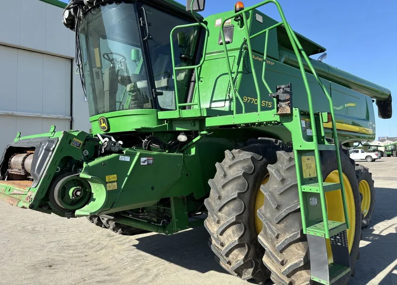 2011 John Deere 9770 STS (1) — listing photo 8