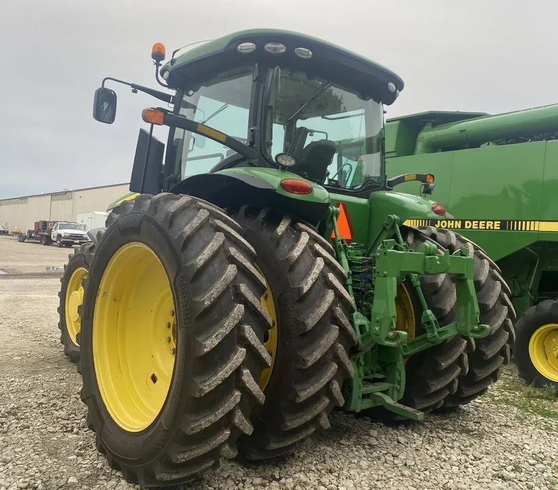 2011 John Deere 7230R — listing photo 3