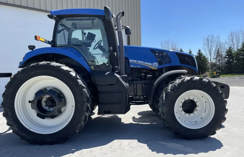 2014 New Holland T8.330 — photo de l’annonce 2