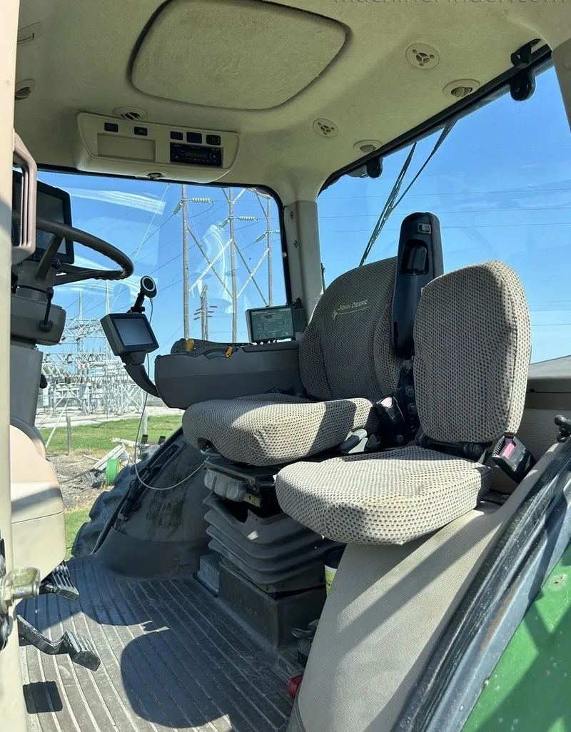 2011 John Deere 8310R — listing photo 7