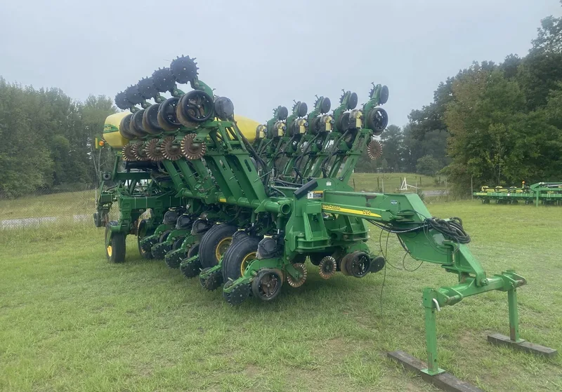 2009 John Deere 1770NT — photo de l’annonce 1