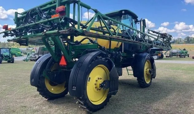 2011 John Deere 4630 (2) — listing photo 2
