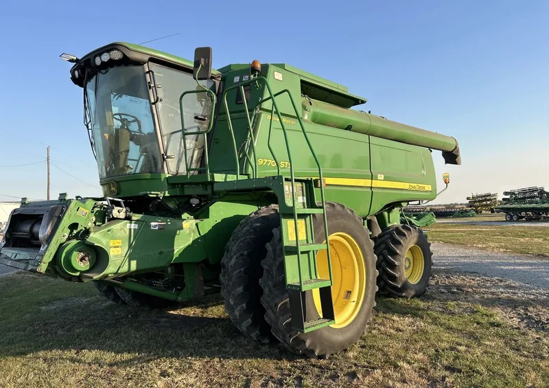2011 John Deere 9770 STS — listing photo 1