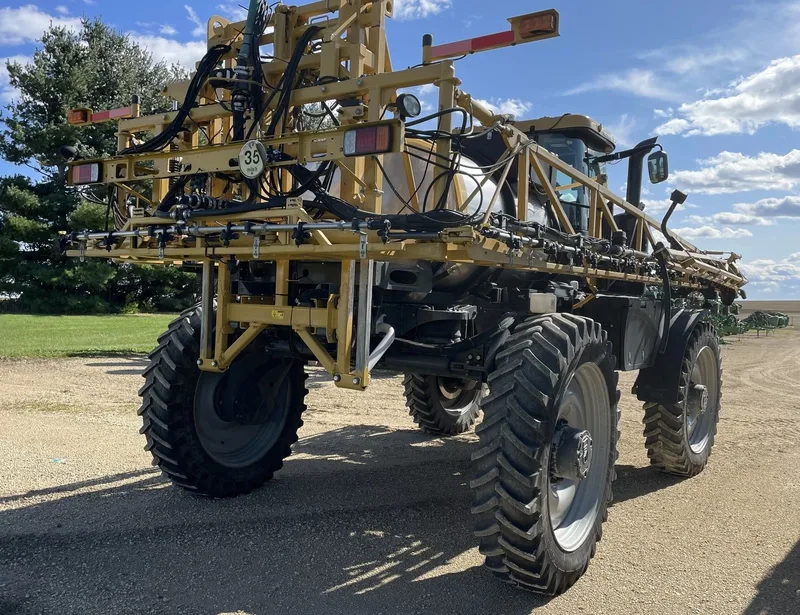 2015 RoGator RG900 — listing photo 5