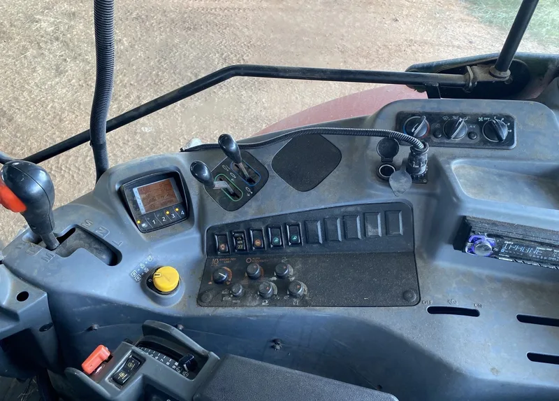 2018 Kubota M6-131 — listing photo 3