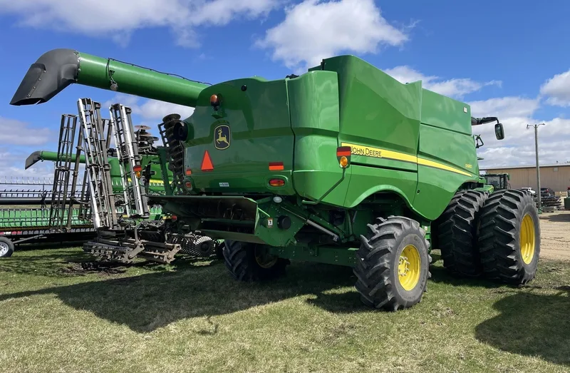2014 John Deere S680 — listing photo 7