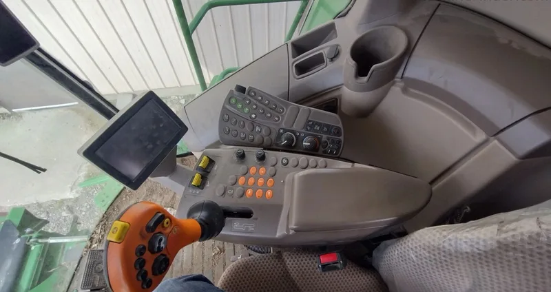 2015 John Deere S650 — listing photo 9