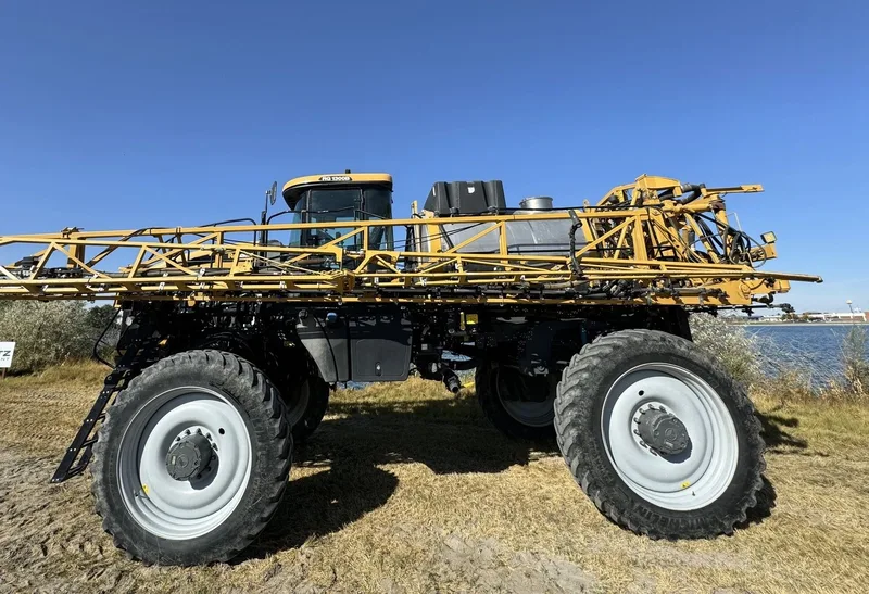 2015 RoGator RG1300B — listing photo 3