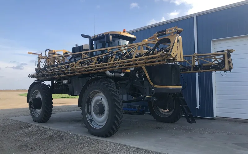 2013 RoGator RG1100 — listing photo 3