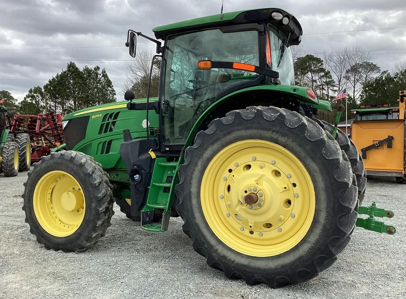2015 John Deere 6215R — photo de l’annonce 9