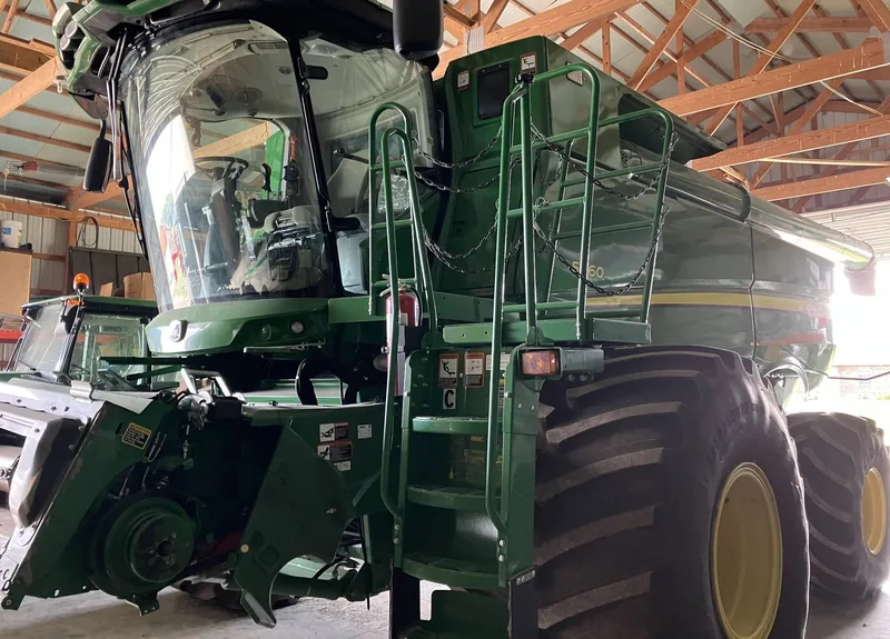 2017 John Deere S660 — listing photo 6