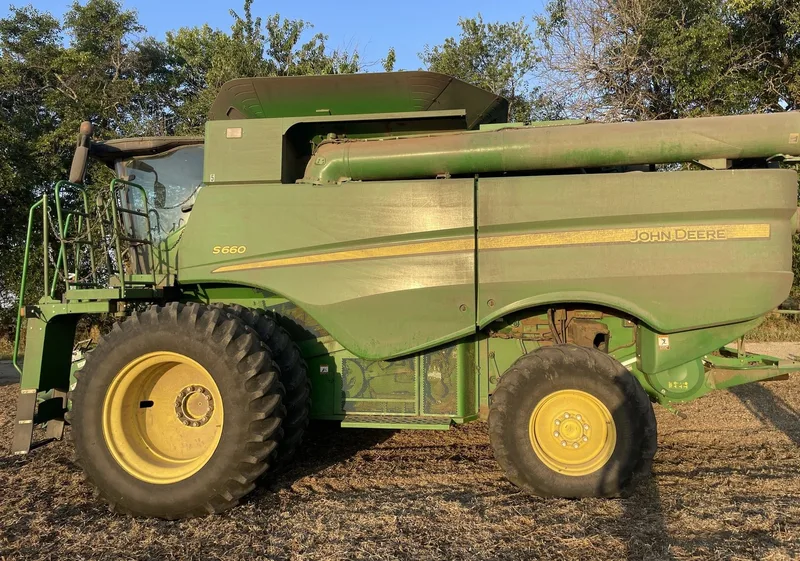 2014 John Deere S660 — listing photo 8