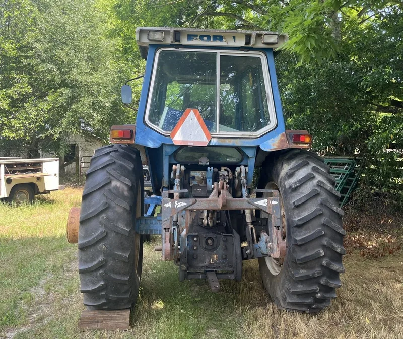 1988 Ford TW25 — listing photo 8