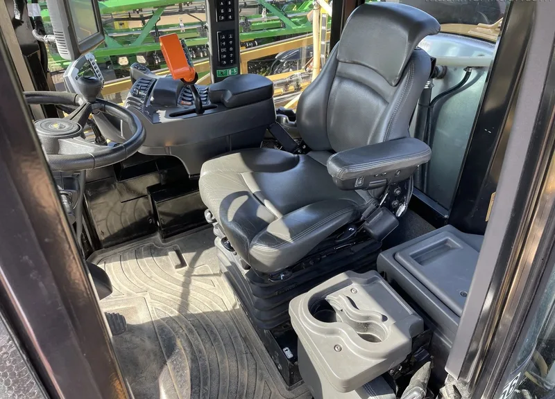 2015 RoGator RG900 — listing photo 9